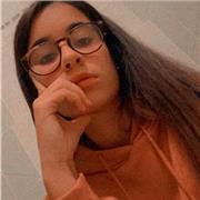 Studentessa delle superiori su offre per ripetizioni di tedesco